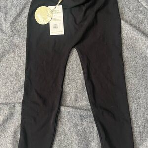 Black Bamboo Seamless Half Leggings